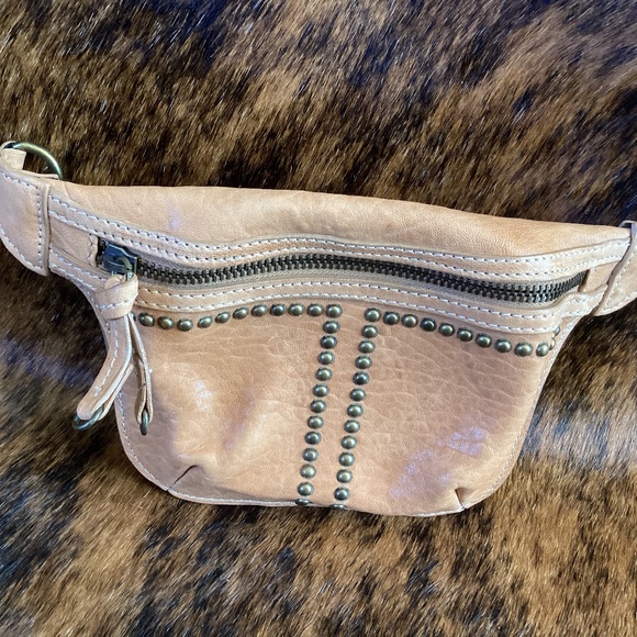 Sundance Handbags - Sundance Leather Rivet Crossbody Shoulder Bum Bag